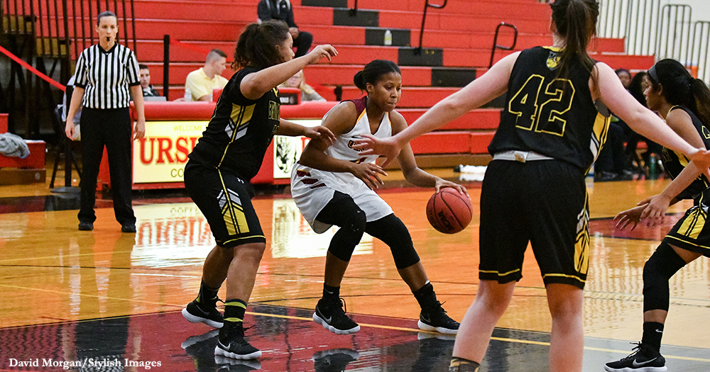 Stephens Sparks Women's Hoops Past Bryn Mawr