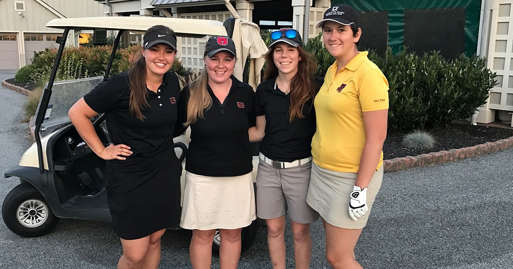 Women's Golf Wins Title in Fall Opener