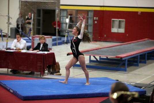 Gymnastics starts off season with dual meet against West Chester