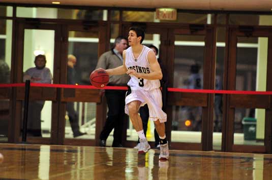 Men's Basketball downed by Moravian, 81-76