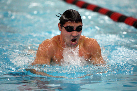 Men's Swimming falls to Swarthmore, 110-95