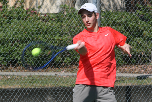 Men's Tennis closes Spring Break with 1-1 day