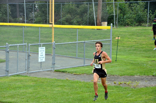 Men's Cross Country finishes sixth at DVC Invite