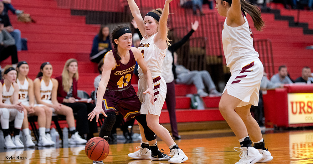 Women's Basketball Steals Win at Swarthmore