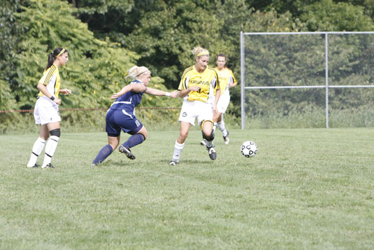 Women's Soccer falls late to Gettysburg, 1-0