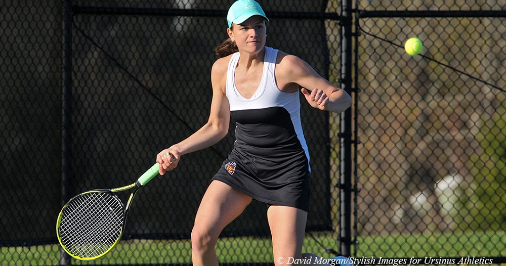 Women's Tennis Serves Up 8-1 Win at Eastern