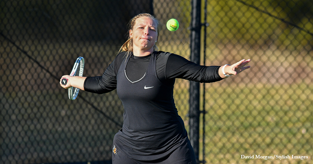 Women's Tennis Fights Fords