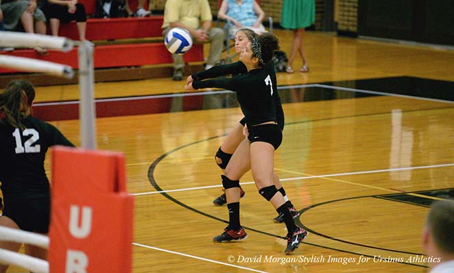 Volleyball goes 2-2 at Smith Invitational