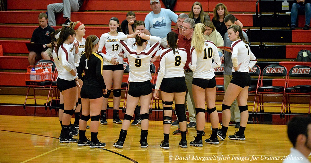 Volleyball Concludes Season at Muhlenberg