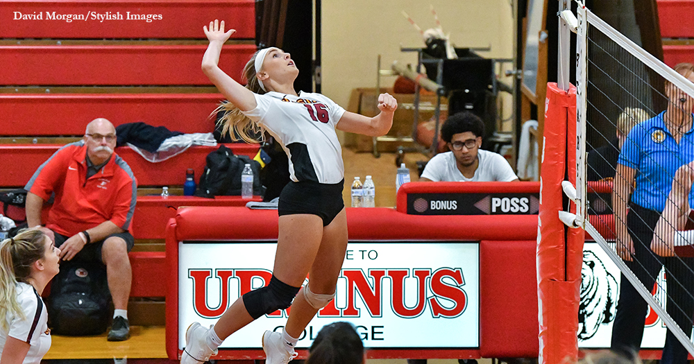 Volleyball Falls in Three to Swarthmore